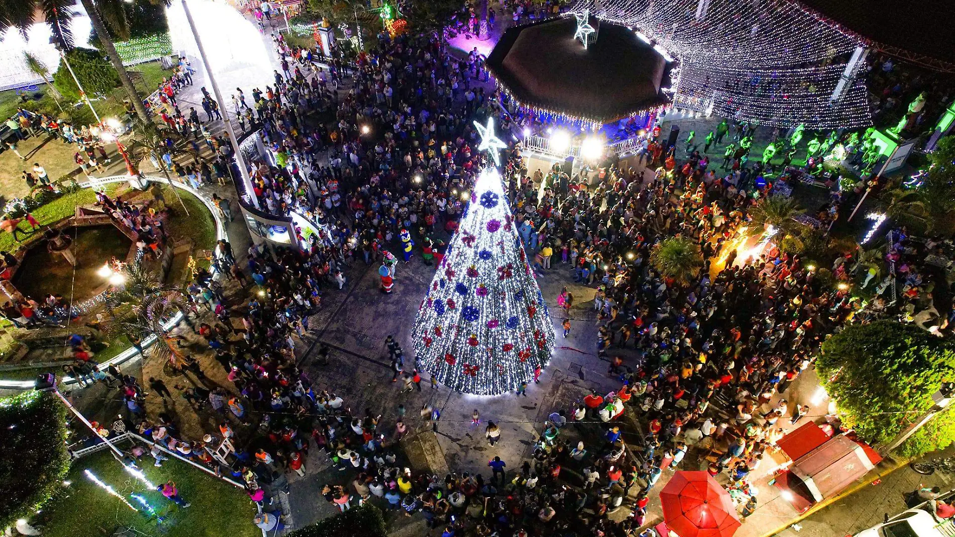 Árbol de Navidad en Tuxtla Chico